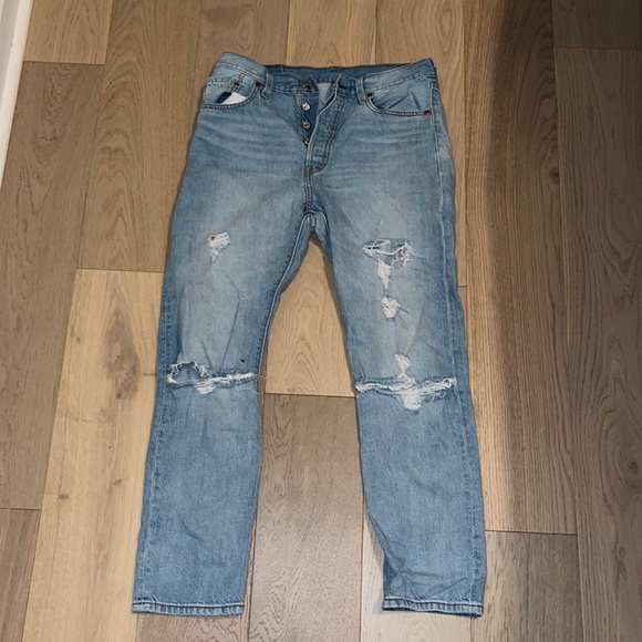 Levi’s 501 Distressed Straight Leg Lightwash Jeans sz. 28 - Picture 1 of 9